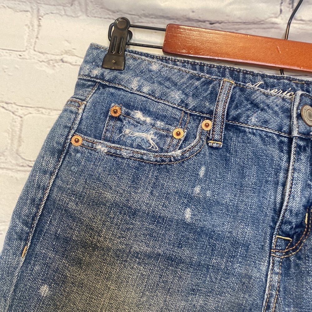 American Eagle Outfitters Cut-Off Distressed Blue Jean Shorts Size 0 - Picture 3 of 13